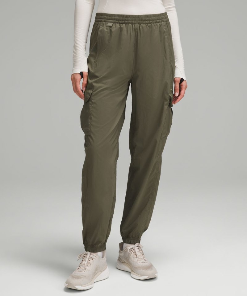 Lululemon | Women's Lightweight Cargo Mid-Rise Hiking Pant Army