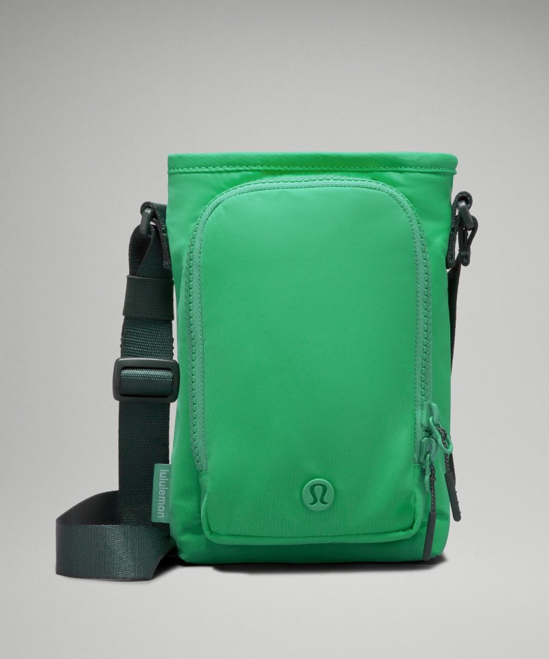 Lululemon | Men's Water Bottle Crossbody with Front Pocket 2L Green Punch / Legacy Green