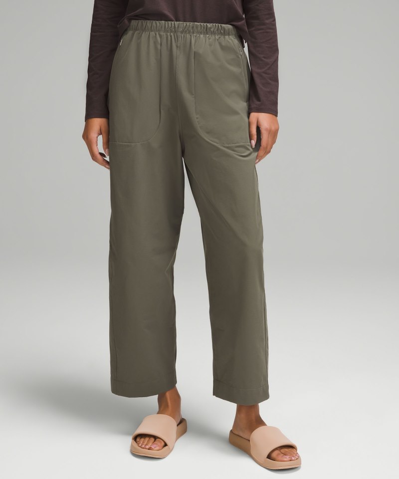 Lululemon | Women's Lightweight Mid-Rise Barrel-Leg Cropped Pant