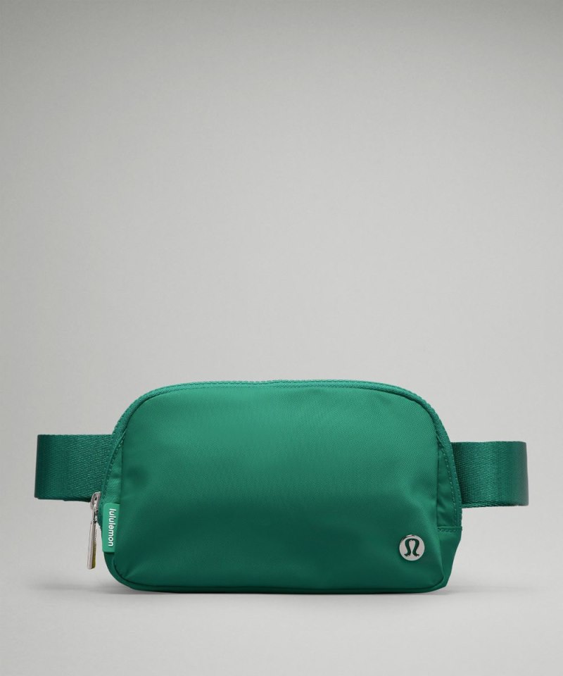 Lululemon | Men's Everywhere Belt Bag with Long Strap 1L Cascadia Green