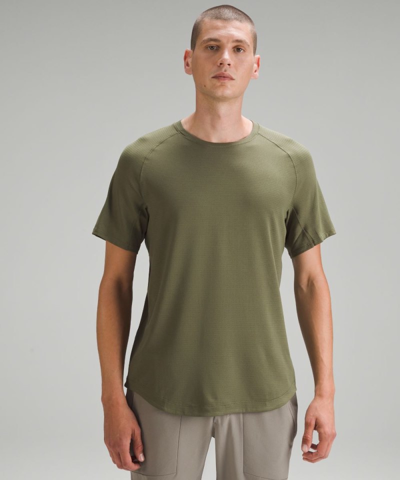 Lululemon | Men's License to Train Short-Sleeve Shirt Medium Olive